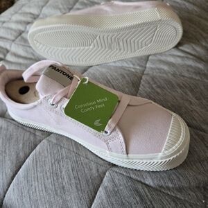 Cariuma Pantone Canvas Sneakers, Size 8, Lilac